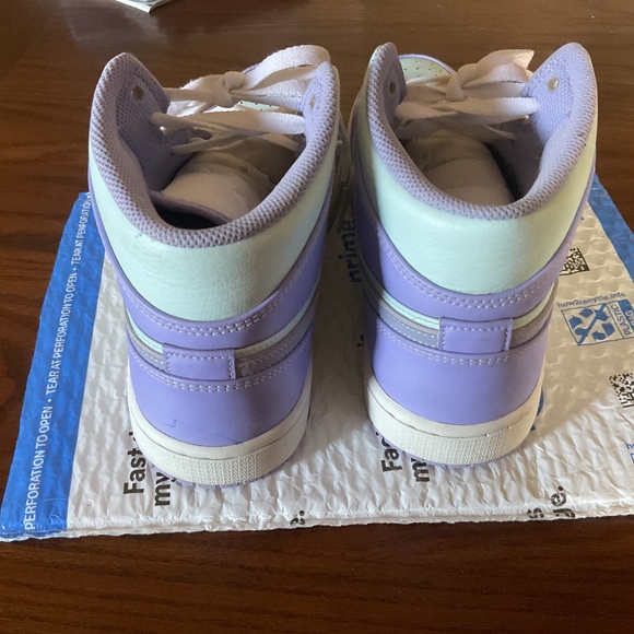 Turquoise/Lavender Air Jordans - Picture 4 of 14